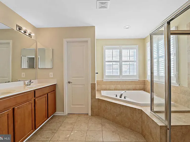 223 Viola Dr — Photo 7