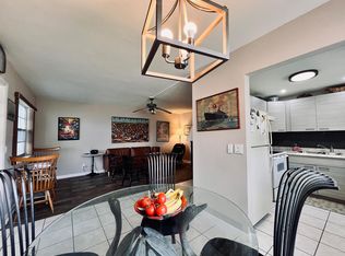 104 Cambridge E, West Palm Beach, FL 33417
