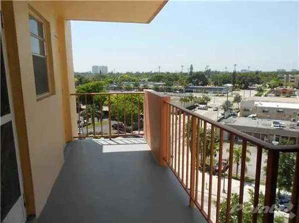 16400 NE 17th Ave APT 703, North Miami Beach, FL 33162