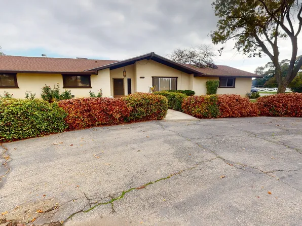 827 N Armstrong Ave, Clovis, CA 93611