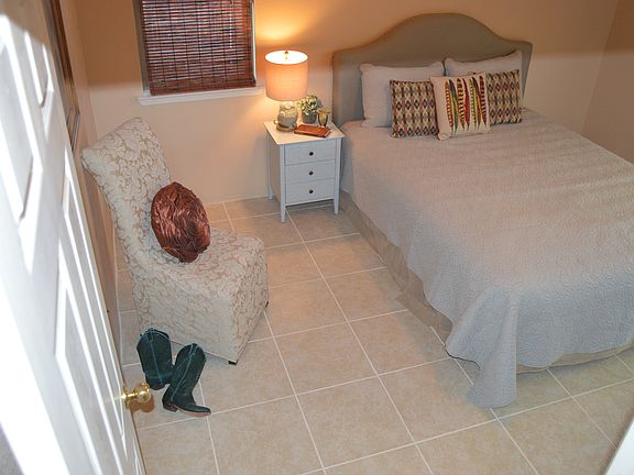 3rd image of 1526 Calle Angelina