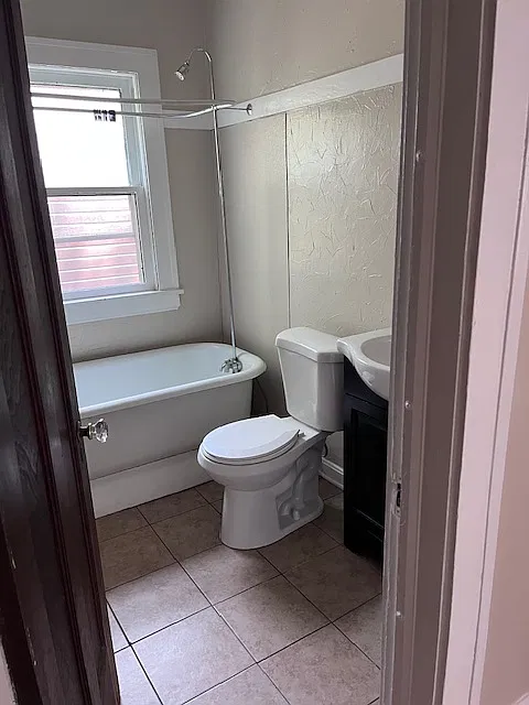 2865 E Derbyshire Rd — Photo 3