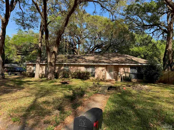 201 Comanche Trl, Pensacola, FL 32506