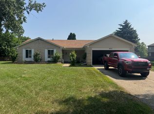 880 Barclay Ct, Troy, MI 48085