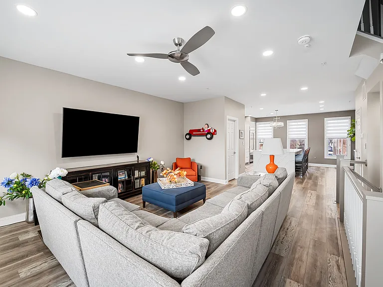 2323 Boston St #4 — Photo 10
