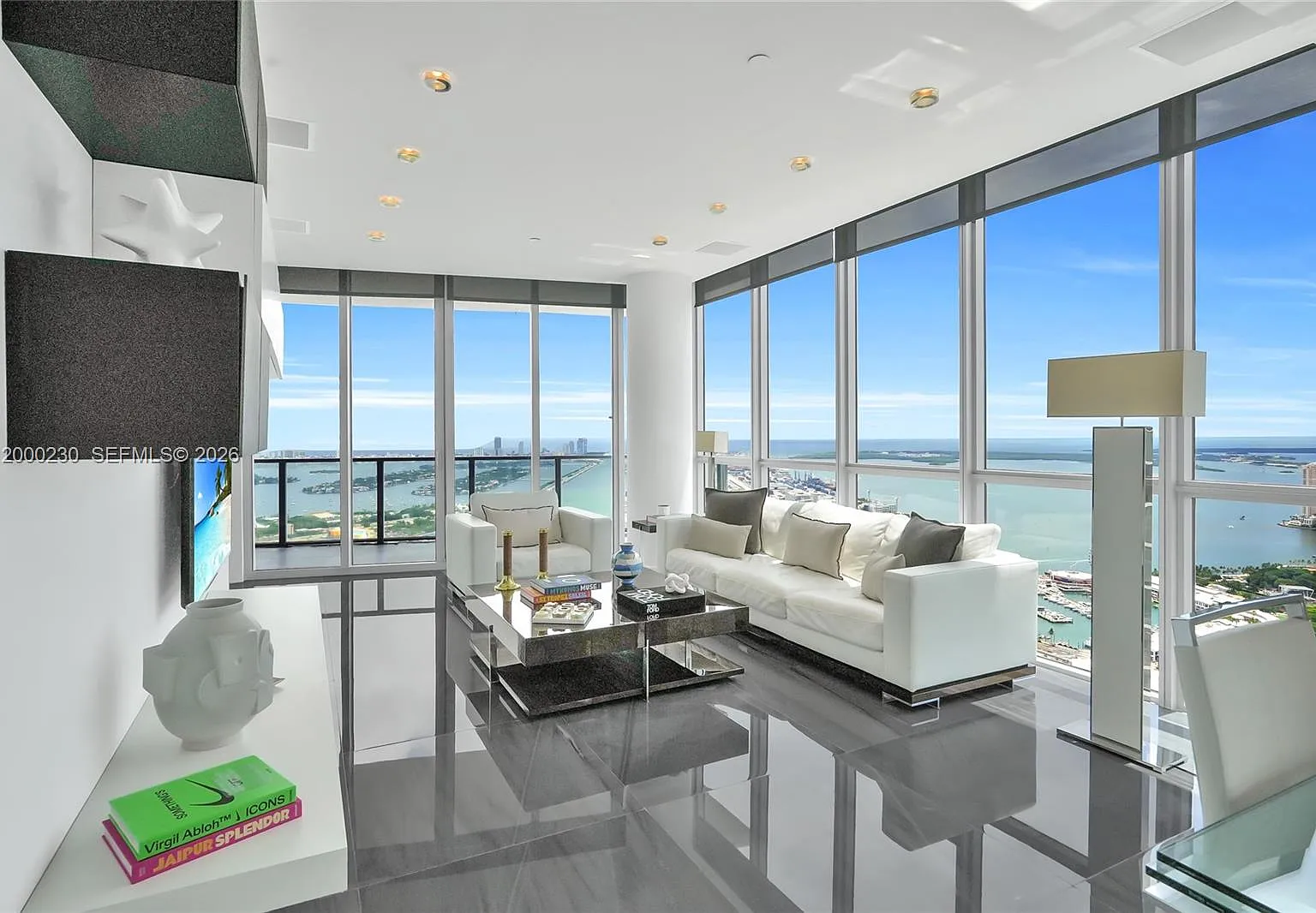 Marquis Condo — Photo 4