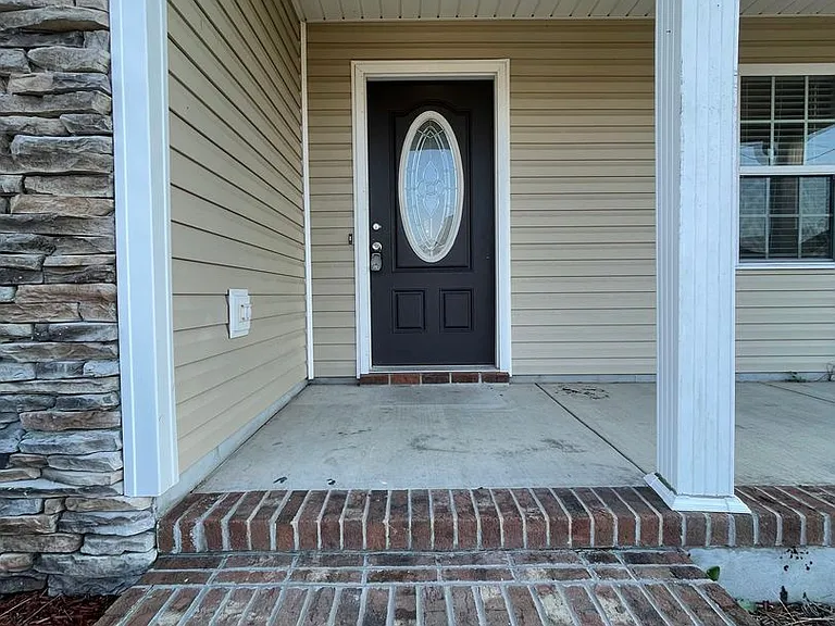 308 Sinclair Ln — Photo 3