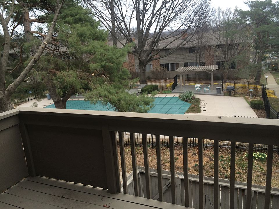 2nd image of 8748 Metcalf Ave APT 206