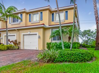 2772 S Evergreen Cir, Boynton Beach, FL 33426