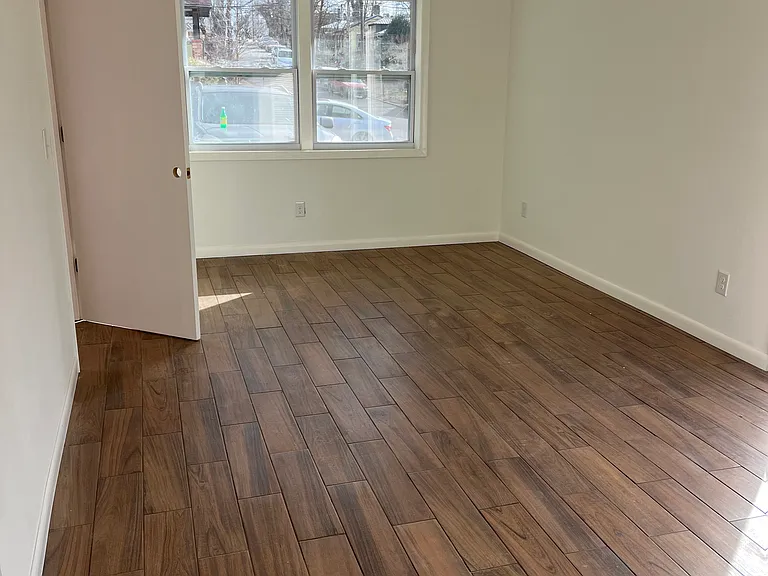 31 Jarrett St #33 — Photo 2