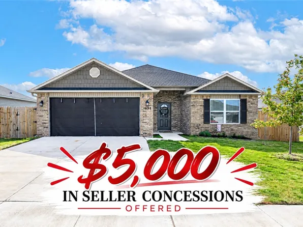1633 Ace Ave, Gentry, AR 72734
