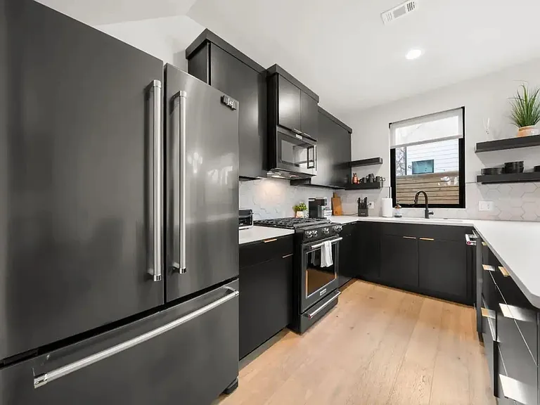 2311 E 8th St #2 — Photo 3
