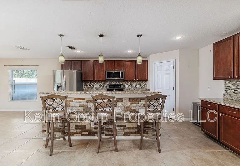 7233 Wakeview Dr — Photo 8
