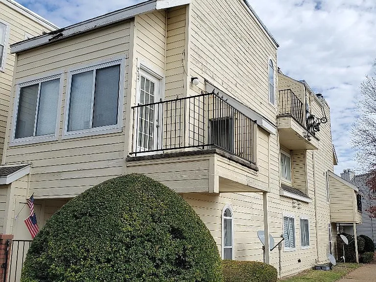 1808 E 66th Pl #D205 — Photo 1