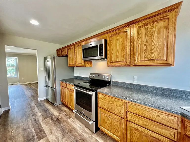 2408 Michael Dr — Photo 5