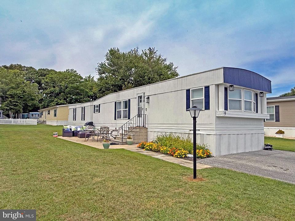 1st image of 9 Baybreeze Rd #C-37
