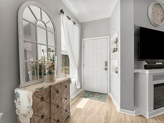 4th image of 204 Sand Oak Blvd