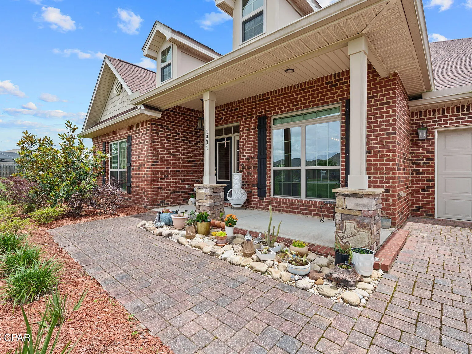 5 bed, 3018 sqft, $3,200 — Photo 1