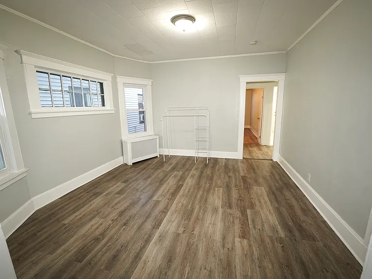 183 No Munn Ave #2 — Photo 6
