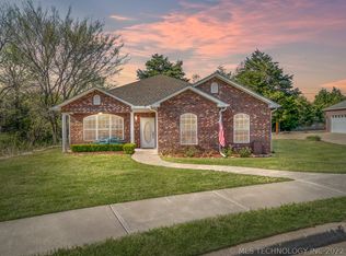 4203 Greentree Way #49A, Sand Springs, OK 74063