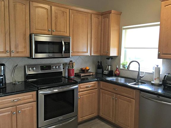 5th image of 3959 Circle Lake Dr