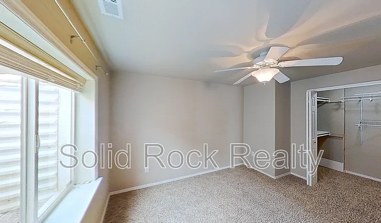 4642 Crow Creek Dr — Photo 21