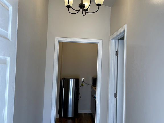 2nd image of 1142 W 24th St #4