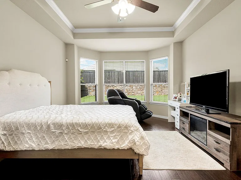 214 Crestbrook Dr — Photo 32
