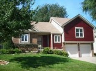 7832 Cody St, Lenexa, KS 66214