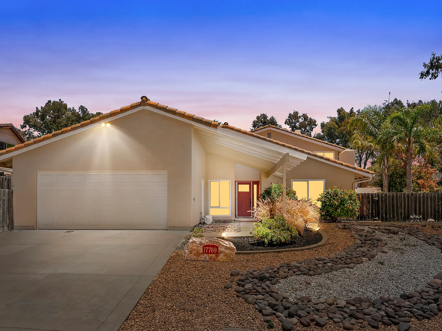 3 bed, 1750 sqft, $4,650 — Photo 2