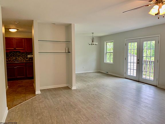 5th image of 220 Newberry Ln