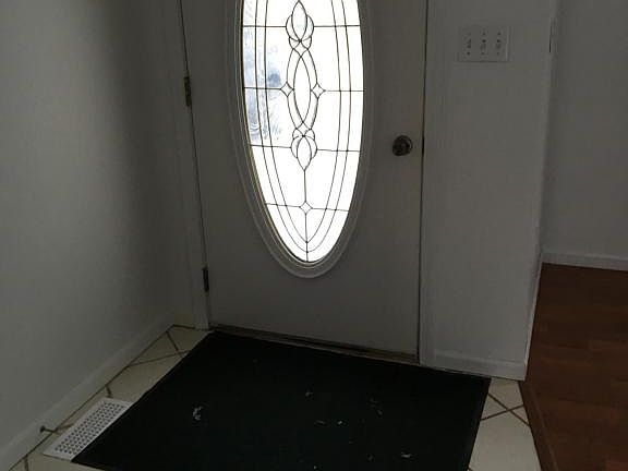 4th image of 620 Long Lake Ave
