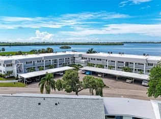 4727 Independence Dr, Bradenton, FL 34210