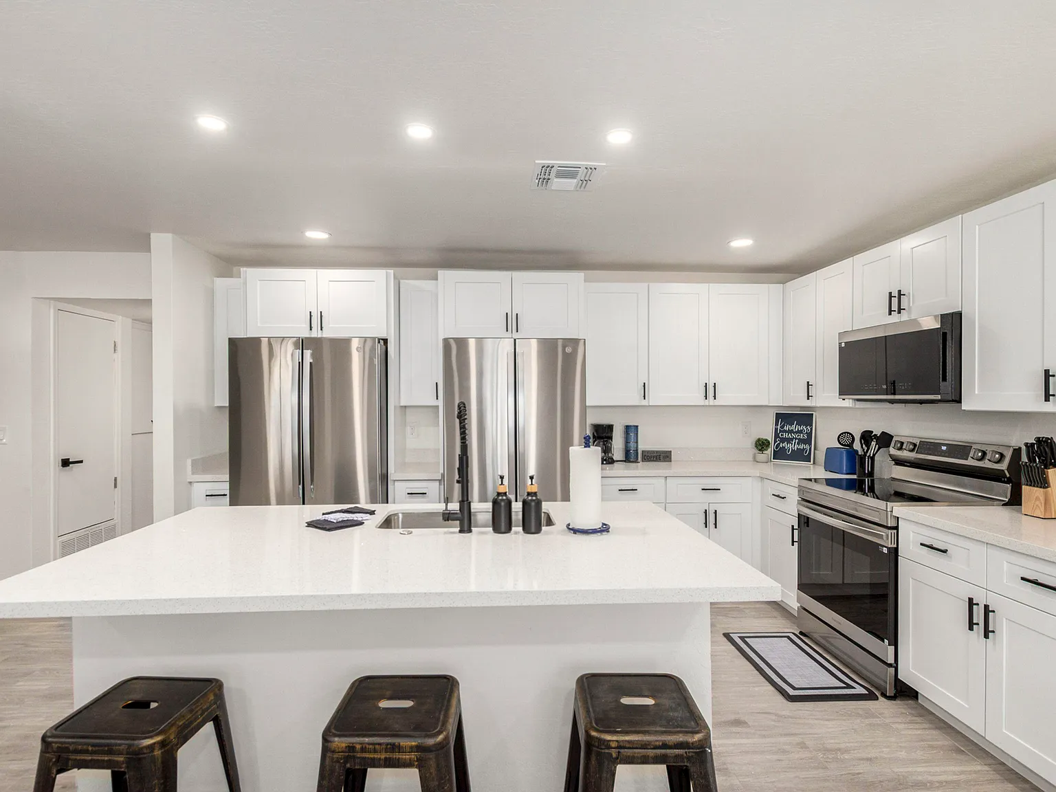 4 bed, 3.0 bath, 2050 sqft, $918 — Photo 4