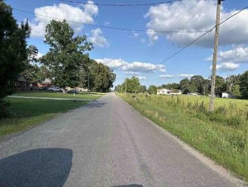 Exterior Neighborhood (street photo)