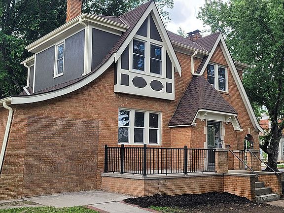 2nd image of 1119 2nd Ave