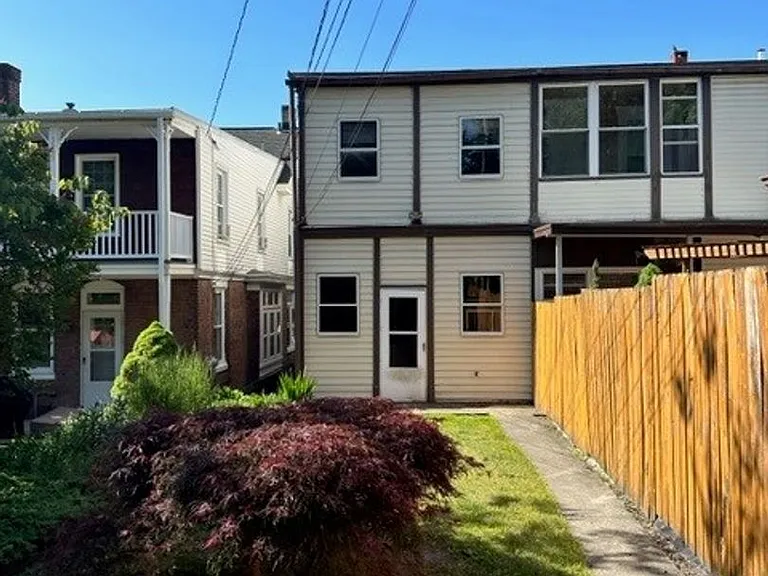 2342 Ellerslie St — Photo 17