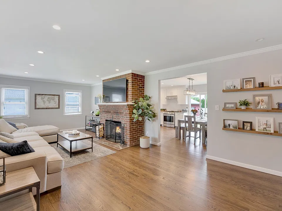 16 Jensen St