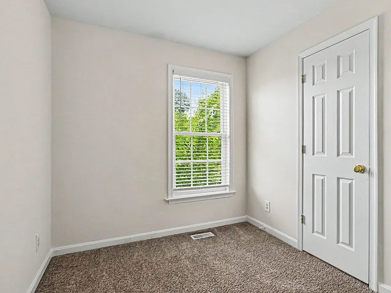23043 Triple Crown Dr — Photo 8