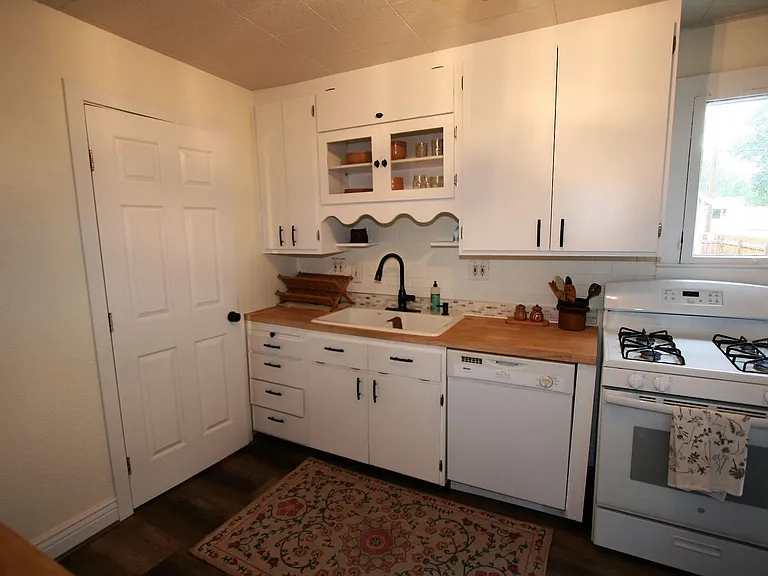 1704 W Vermijo Ave — Photo 7