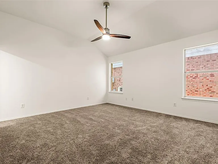 8433 Hawks Nest Dr — Photo 23