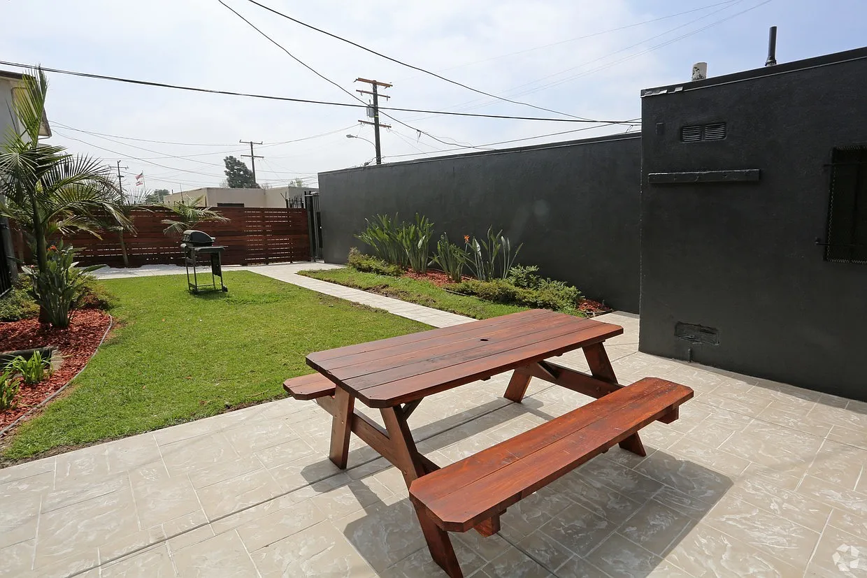10227 S. 10th Ave. — Photo 4