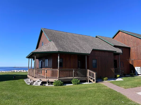 396 Harborview Drive St Unit 7, Manistique, MI 49854