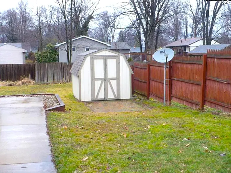7943 Anderson Ave NE — Photo 31