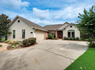 97 Hillsborough Dr E, Montgomery, TX 77356