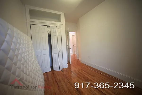 Rented by Metropolitan Realty | media 21