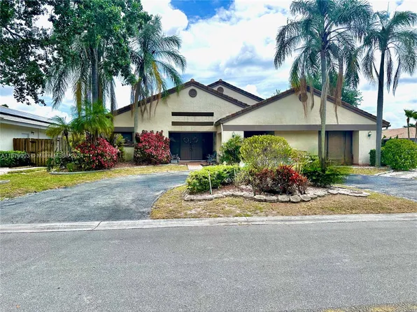 5615 NW 64th Ln, Coral Springs, FL 33067