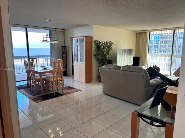 2333 Brickell Ave APT 1402, Miami, FL 33129