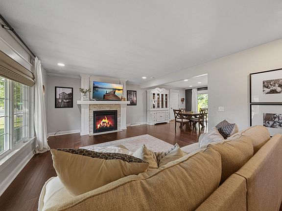 2nd image of 1019 Valley View Rd