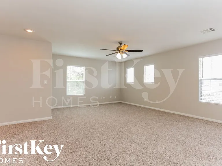 8332 Blazing Sky Ct — Photo 2